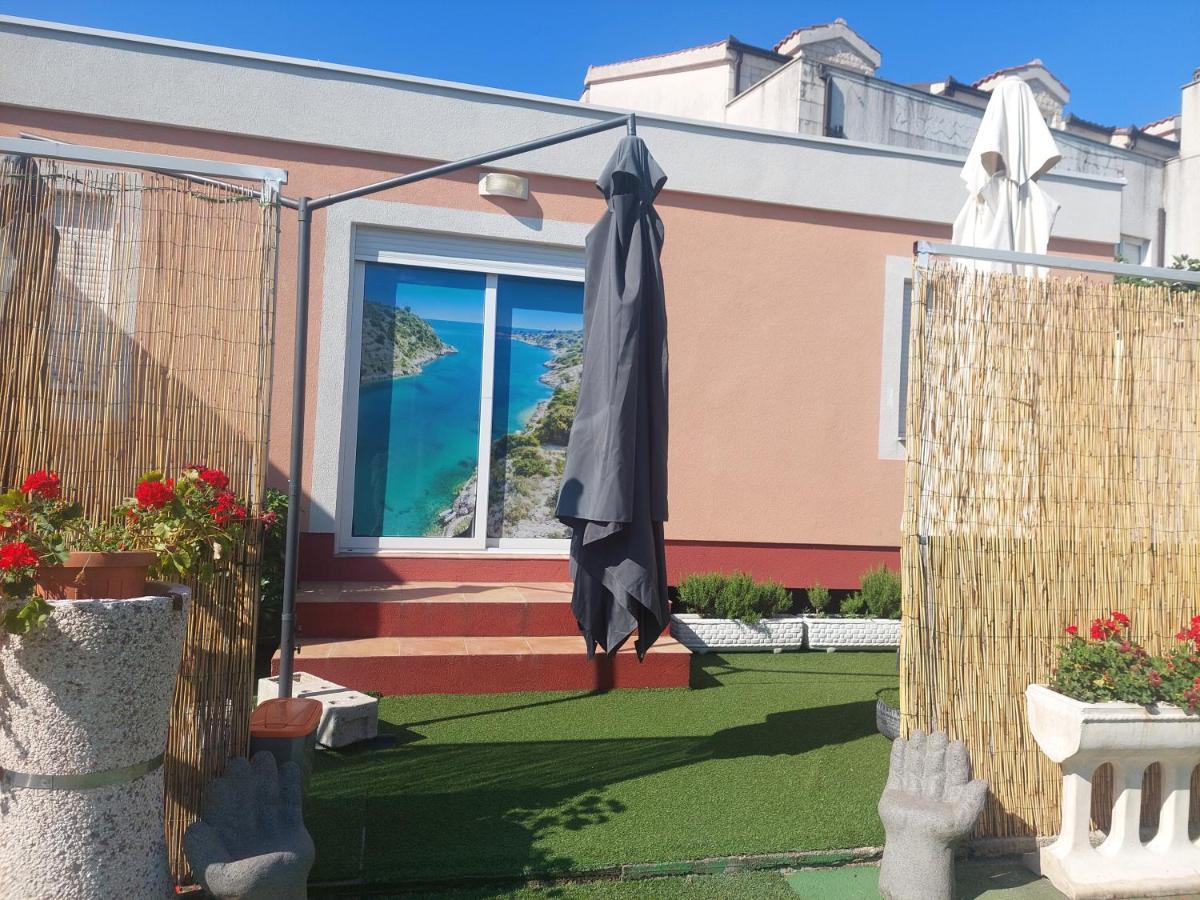 Apartmani Stobrec スプリト エクステリア 写真