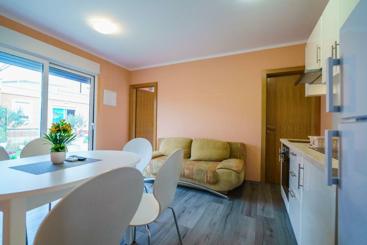 Apartmani Stobrec スプリト エクステリア 写真