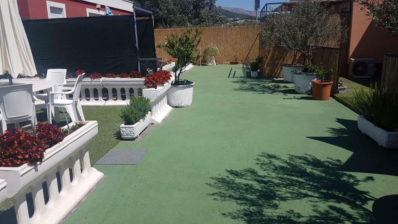 Apartmani Stobrec スプリト エクステリア 写真